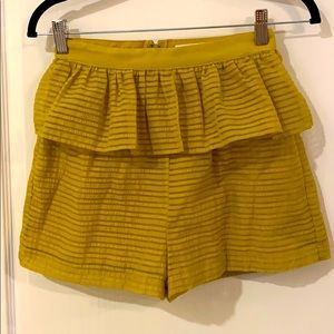 Artichoke color peplum shorts